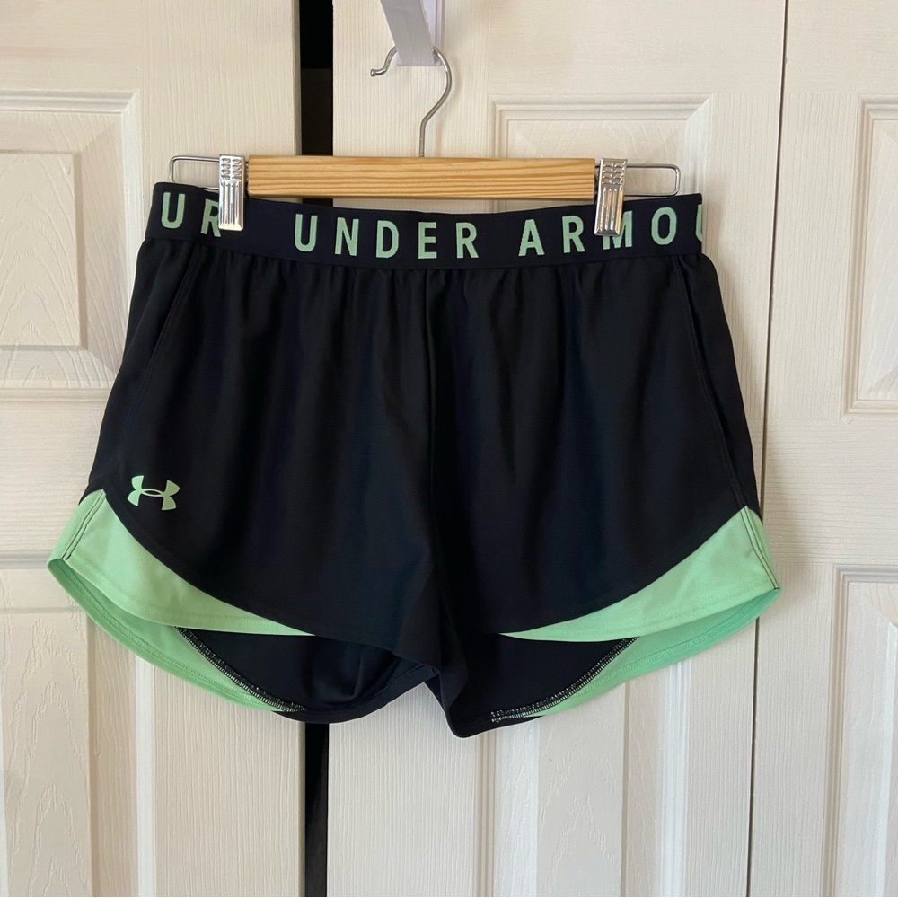 Under Armour Black and Green Shorts, Women’s size M